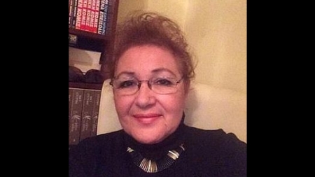 Μία μελωδία που θα μας ταξιδέψει σε στιγμές προδοσίας, εγκλημάτων και κάθαρσης ... Μαζί με την κυρία Βίκυ Στουφή