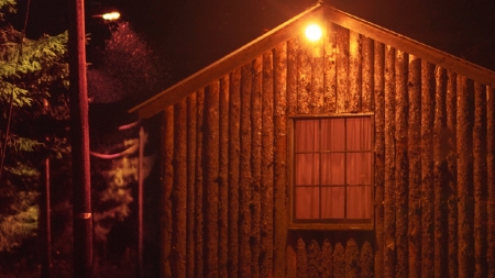 &Eta; ή&sigma;&upsilon;&chi;&eta; έ&nu;&omicron;&iota;&kappa;&omicron;&sigmaf; - Cl&eacute;mence Michallon