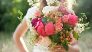 Το κορίτσι με τα τριαντάφυλλα - Θάνος Κονδύλης